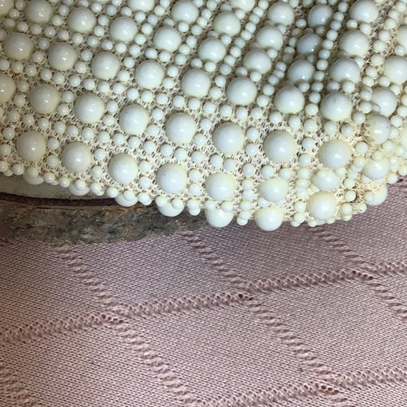 Vintage Hong Kong 1960s cream colored beaded purse in excellent condition - Picture 6 of 14